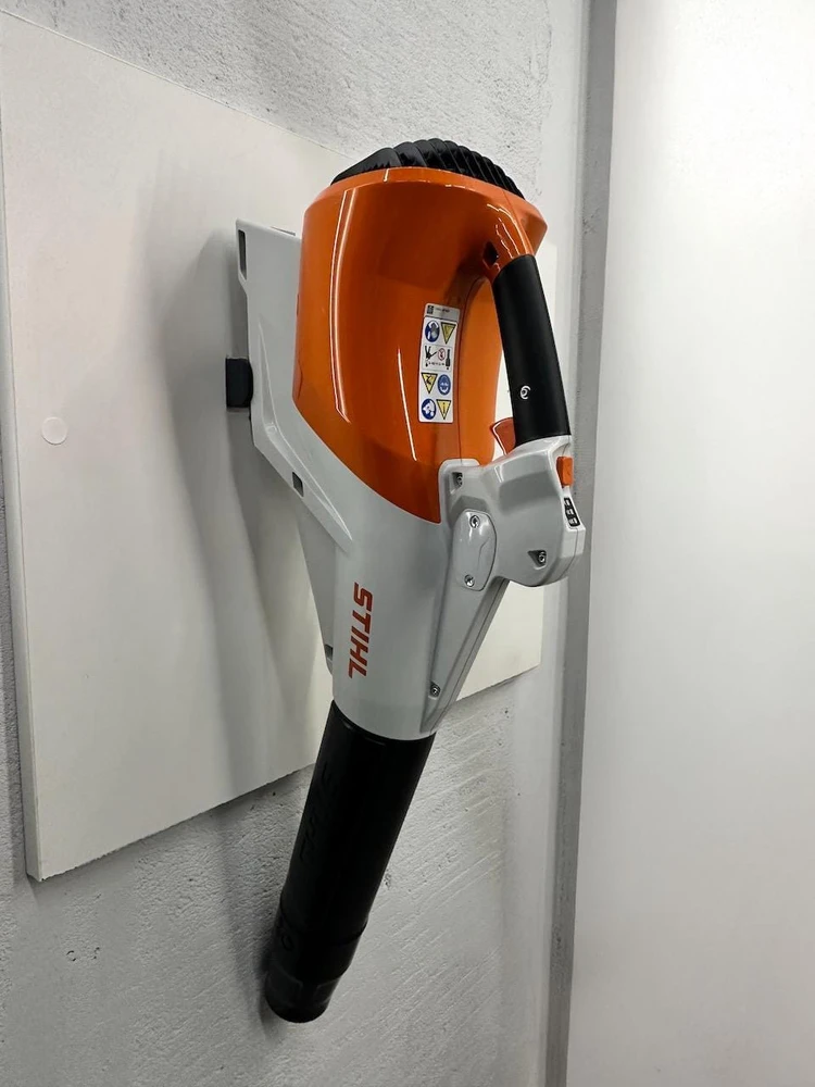 Garageprintslt STIHL BGA 250 lapų pūstuvo sieninis laikiklis