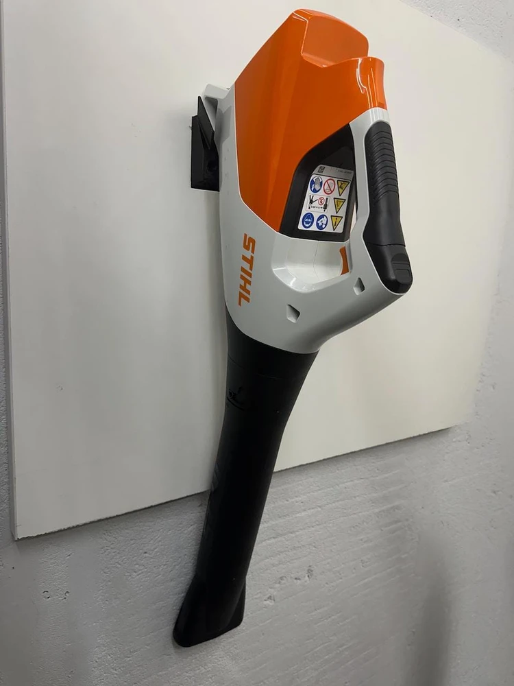 Garageprintslt STIHL BGA 30 Lapų Pūstuvo Sieninis Laikiklis