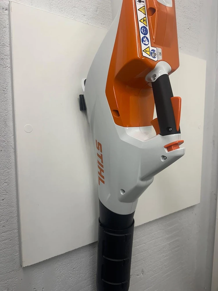 Garageprintslt STIHL BGA86 lapų pūstuvo sieninis laikiklis
