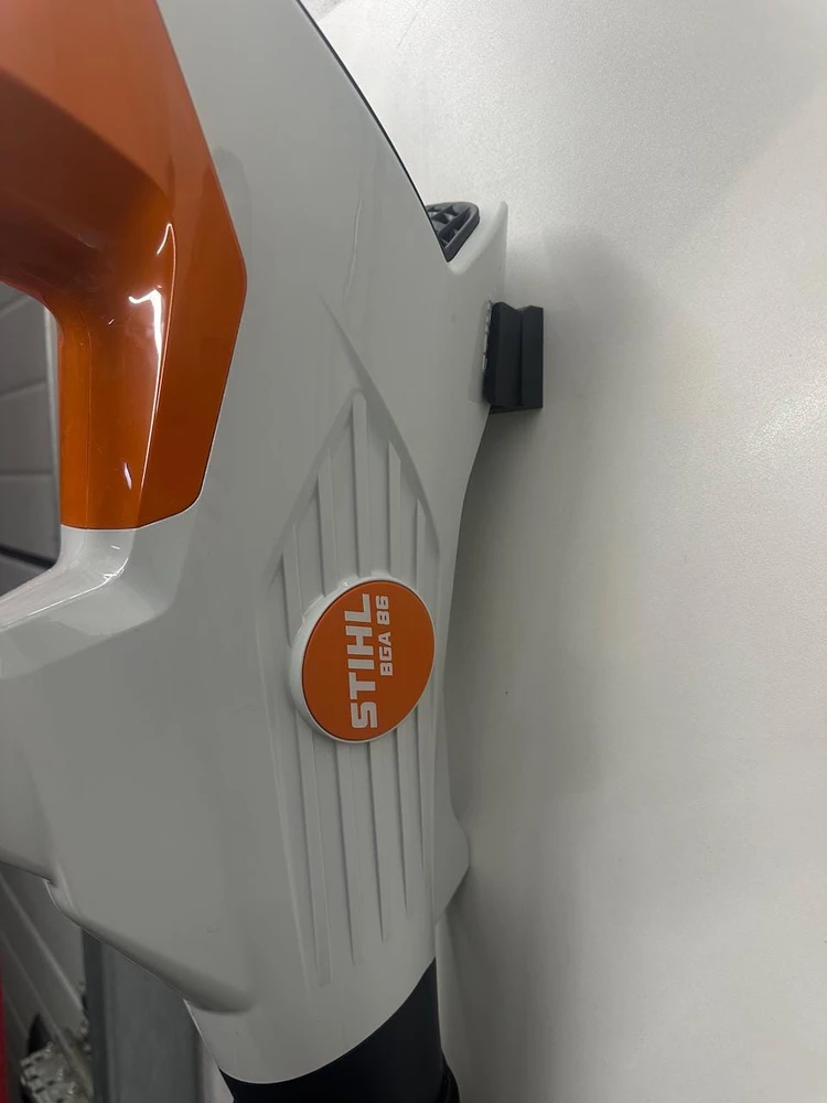Garageprintslt STIHL BGA86 lapų pūstuvo sieninis laikiklis