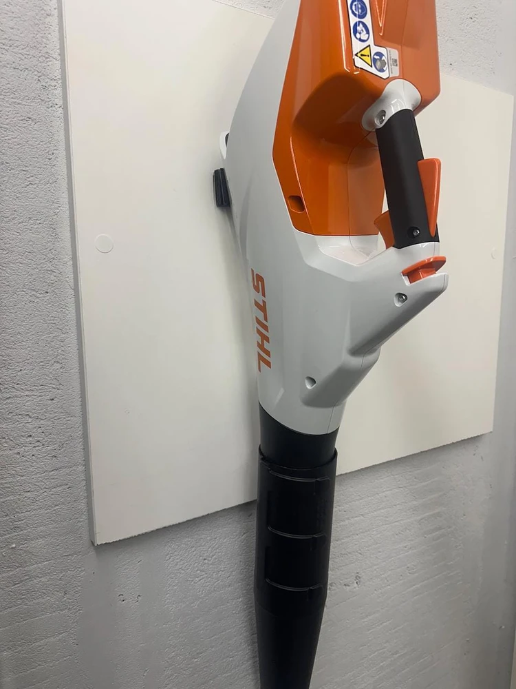 Garageprintslt STIHL BGA86 lapų pūstuvo sieninis laikiklis