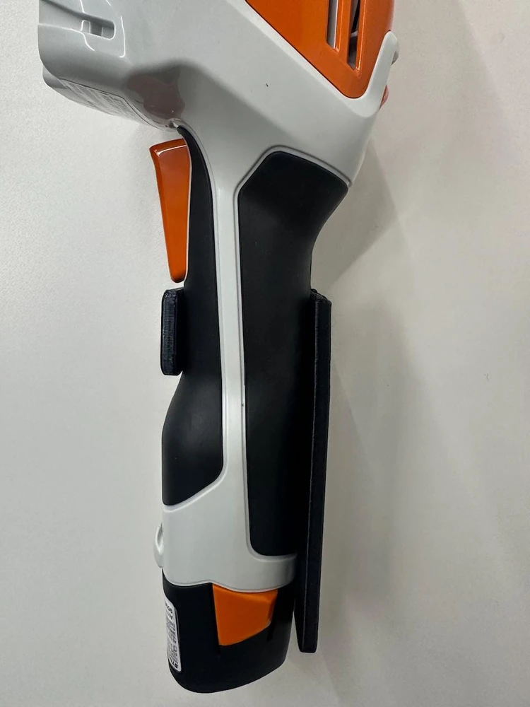 Garageprintslt STIHL HSA20 Gyvatvorių žirklės sieninis laikiklis