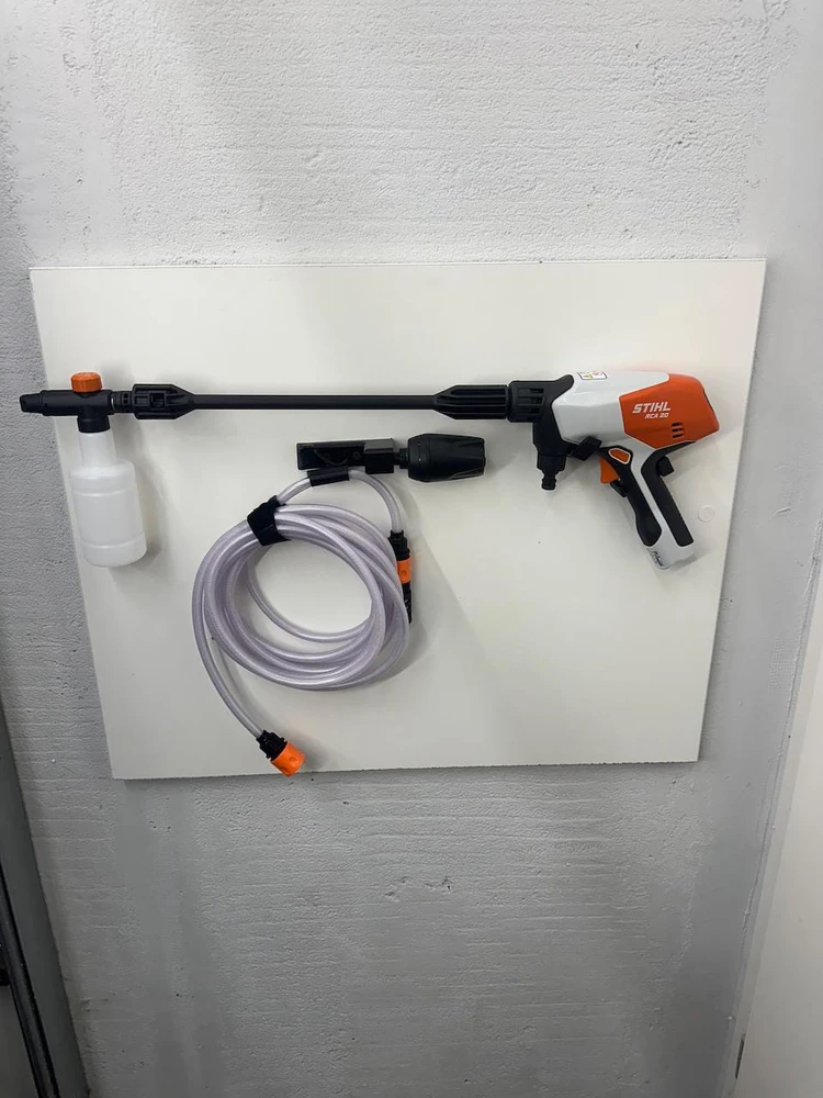 Garageprintslt STIHL RCA20 Rankinis slėginis plovimo aparatas su sieniniu laikikliu