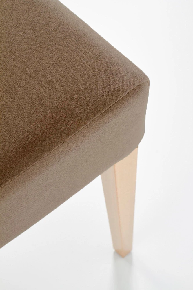 CLARION chair, color: honey oak / MONOLITH 09