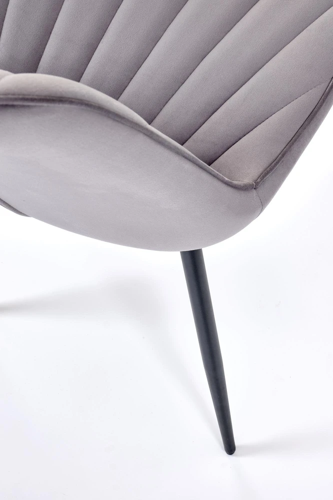 K589 chair, pilkas
