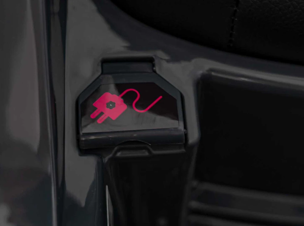 Ramiz Elektromobilis Audi RSQ E-TRON, Pilkas