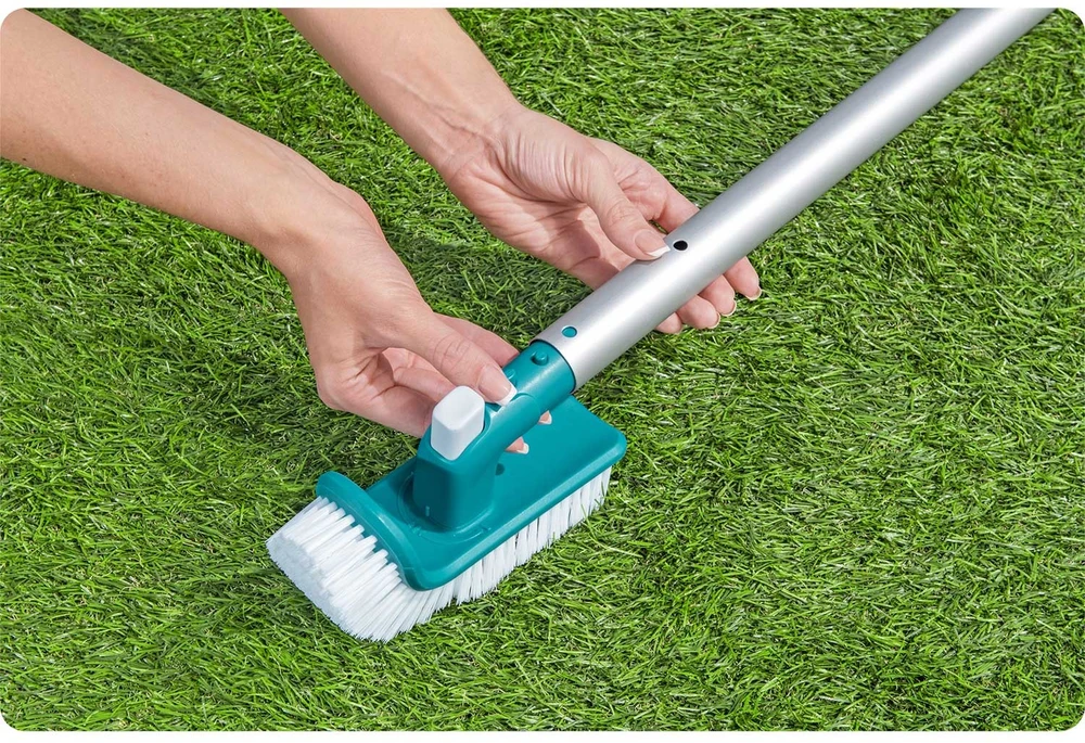 Bestway AquaScrub besisukantis baseino valymo šepetėlis 58786