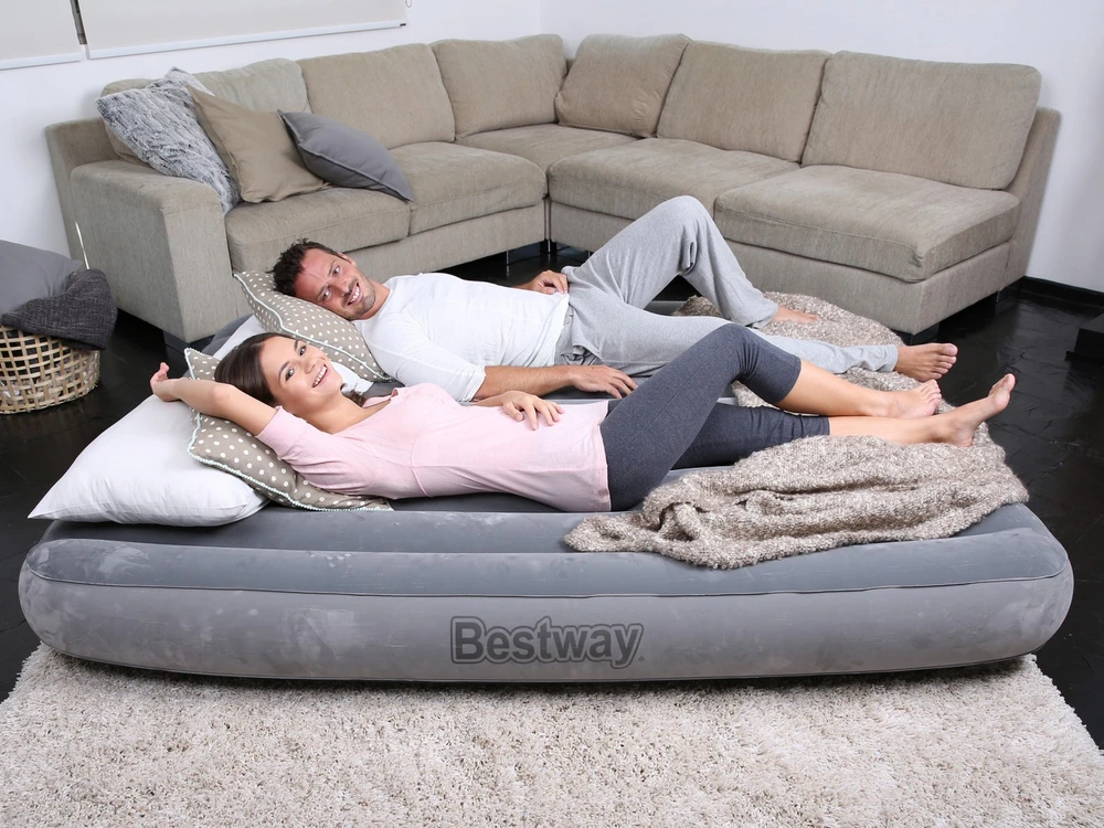 Karalienės dydžio aksominis čiužinys, 203 x 152 x 25 cm, „Bestway 67541“.