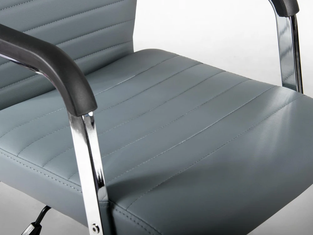Sofotel Pilka biuro kėdė, modernus dizainas, ergonominė atrama, pasukama kėdė, vadovo kėdė