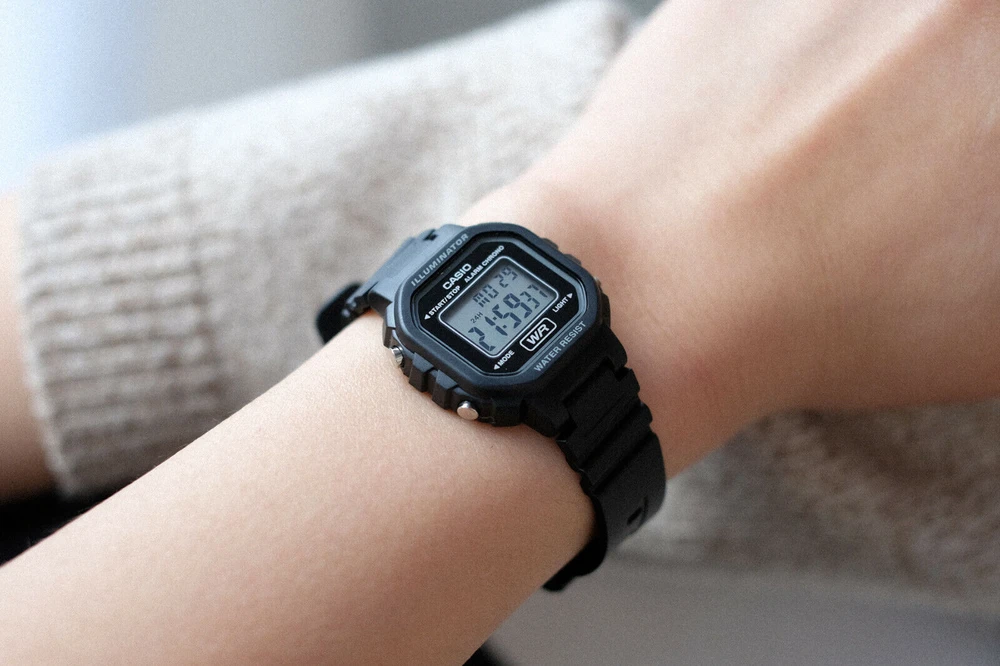 Laikrodis moterims CASIO LA-20WH-1AEF (zd596a)