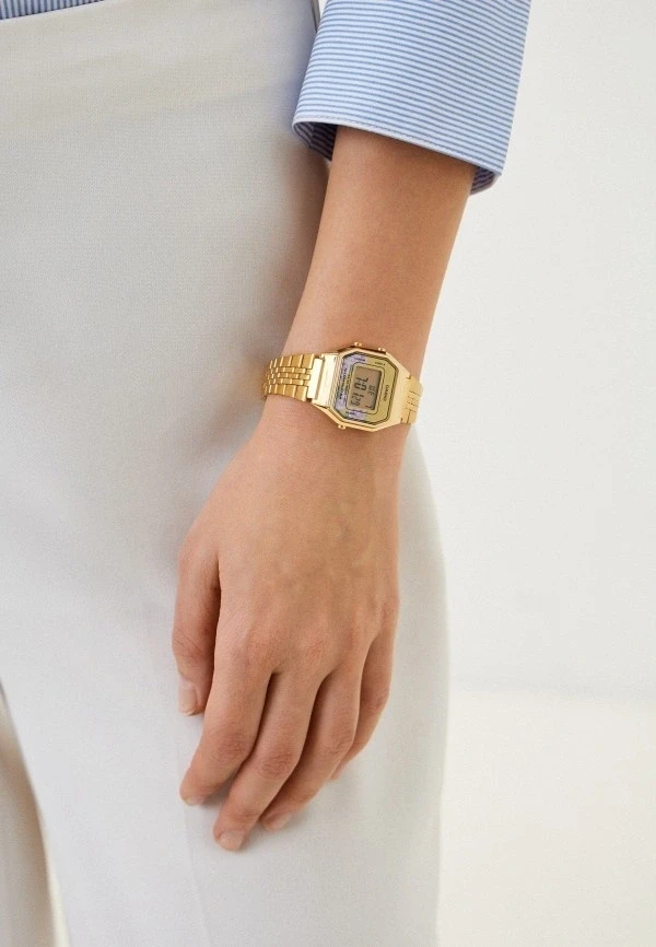 CASIO LA680WGA-4C moteriškas laikrodis (zd631d) + dėžutė