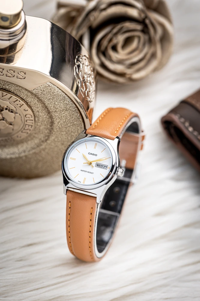 Laikrodis moterims CASIO LTP-V006L-4B (zd576c) + dėžutė