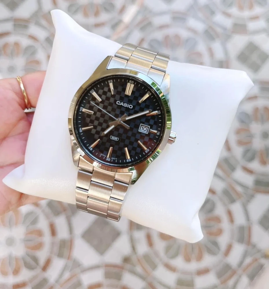 CASIO MTP-VD03D-1A VYRIŠKAS LAIKRODIS + DĖŽUTĖ