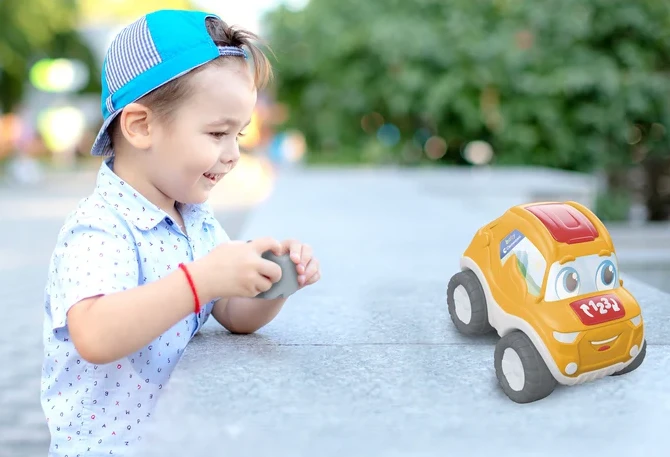 Mówiące Kalbantis edukacinis nuotolinio valdymo žaislinis automobilis Salto lenkų kalba Clementoni 50936