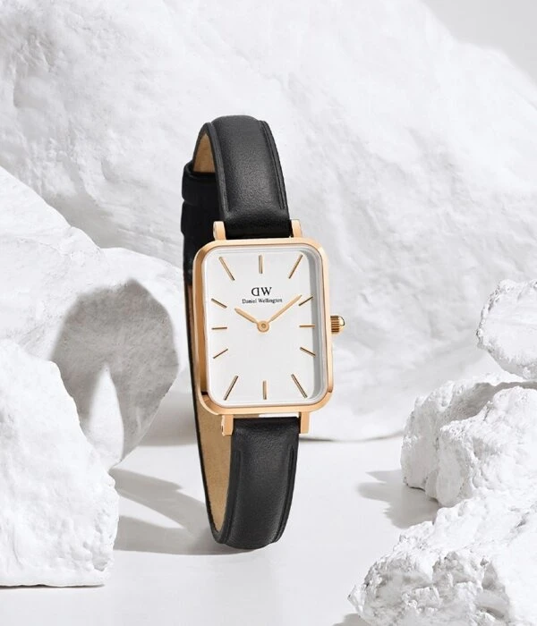 DANIEL WELLINGTON MOTERIS LAIKRODIS DW00100434 – Quadro Pressed Sheffield Gold 32mm + DĖŽĖ