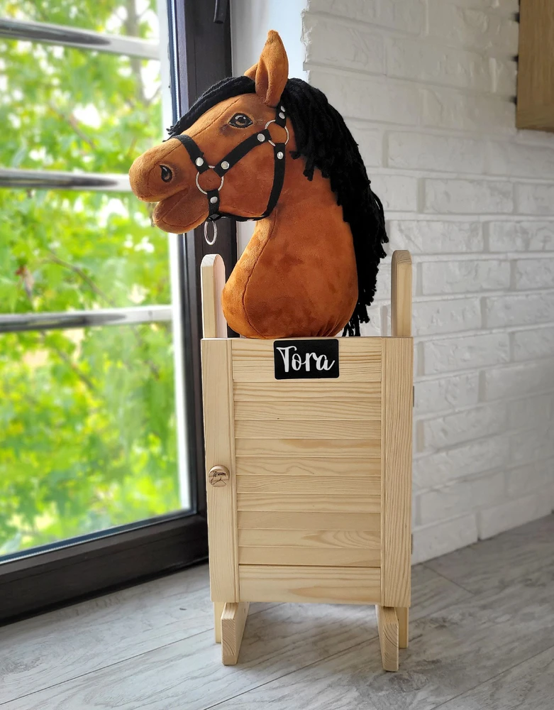 Super Hobby Horse Didelis medinis arklidžių namelis su durimis