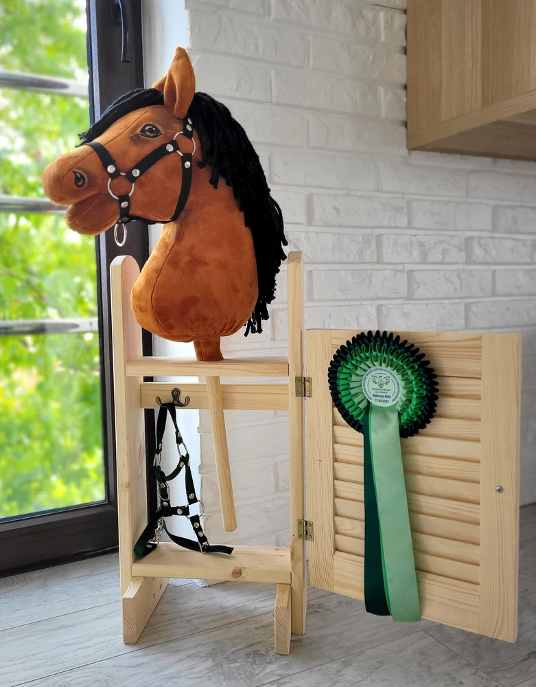 Super Hobby Horse Didelis medinis arklidžių namelis su durimis