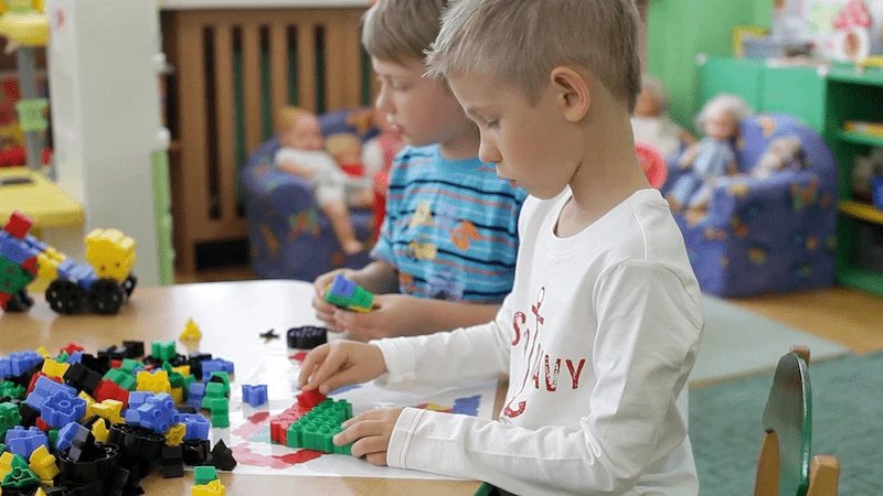 Didelis Morphun Starter konstruktorių rinkinys su 1200 spalvotų detalių, vaikams nuo 3 metų, su ratukais ir instrukcijomis