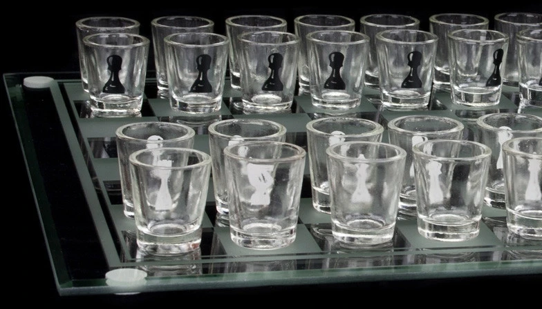 Froster Stiklinis vakarėlių žaidimas "Šaškės - šachmatai"