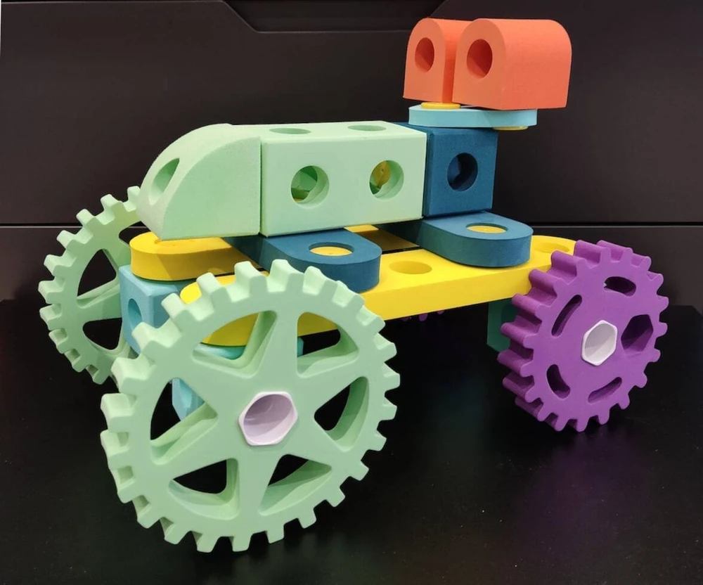 Gearjoy Dideli minkšti konstruktoriaus kiti su plastikiniais jungtimis, vaikams nuo 3 metų, 77 detalės
