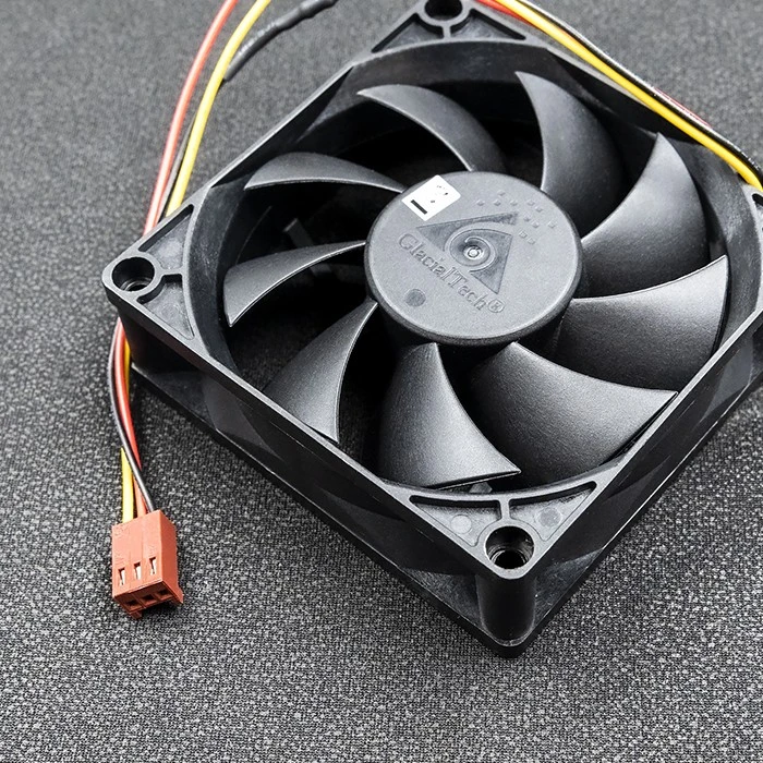 Glacialtech Qoltec tylus 12V 3PIN ventiliatorius 19dBA
