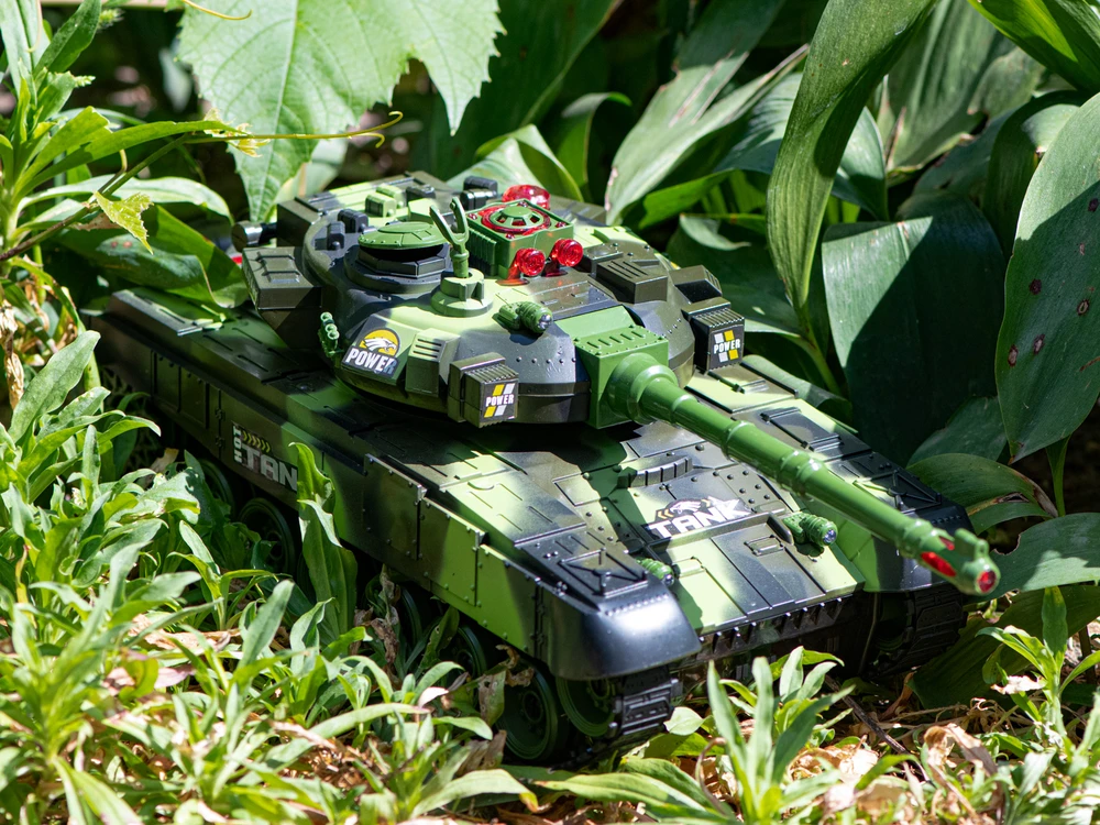 Ikonka RC karo tankas 9993 2,4 GHz miško kamufliažas