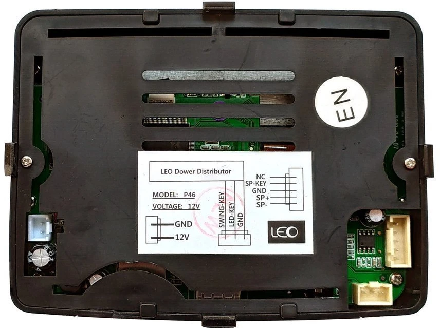Lean Cars LCD MP4 ekranas automobiliui su akumuliatoriumi Mercedes G63 SX1888