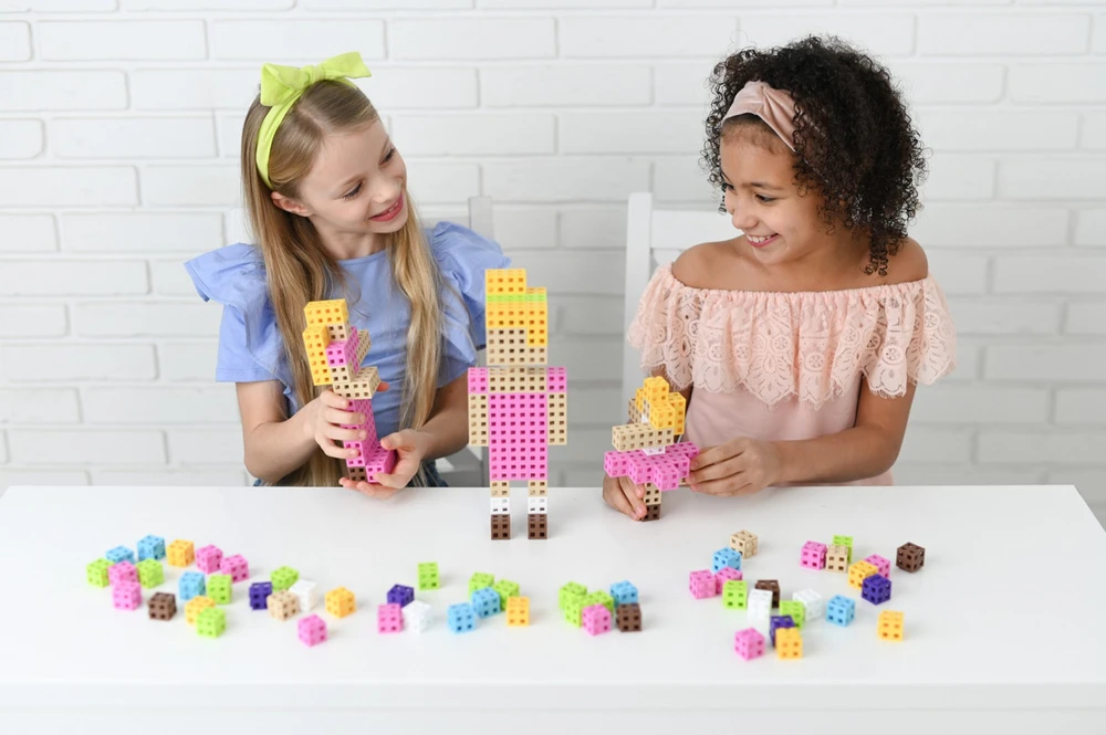 Meli Cube 200 dalių konstruktorių rinkinys vaikams nuo 3 metų, skatina kūrybiškumą, rožinis