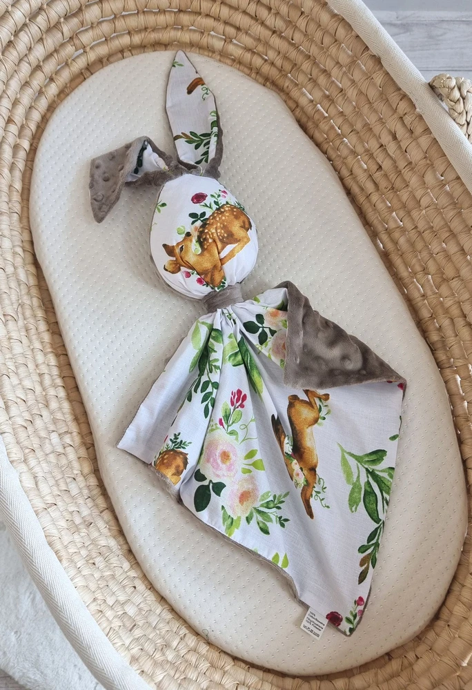 Minkštas dvipusis žaislas kūdikiui, medvilnė ir minky, pilkas miško raštas