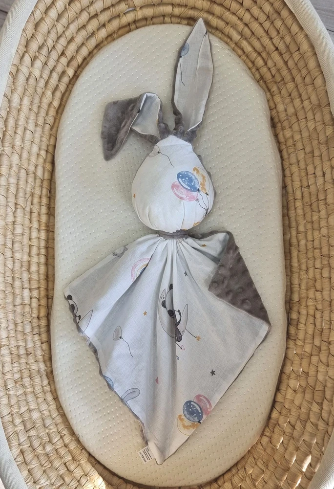 Minkštas dvipusis žaislas kūdikiui, medvilnė ir minky, pilkas su balionais