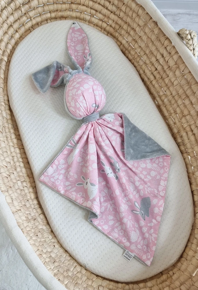 Minkštas dvipusis žaislas kūdikiui, medvilnė ir minky, pilkas su rožiniais zuikučiais