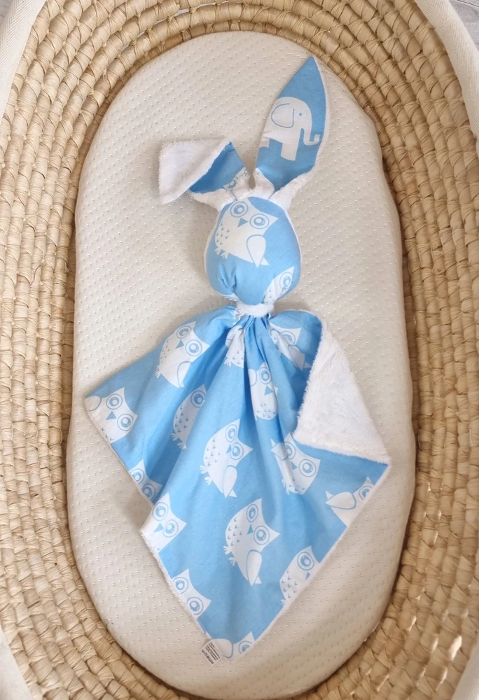 Minkštas dvipusis žaislas kūdikiui, medvilnė ir minky, mėlyni pelėdžiukai balta