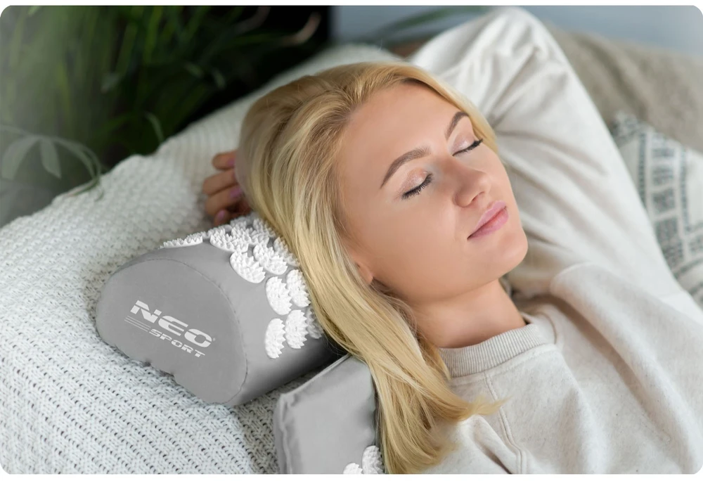 „Neo-Sport NS-900“ akupresūros kilimėlis su smaigaliais, pilkas ir baltas
