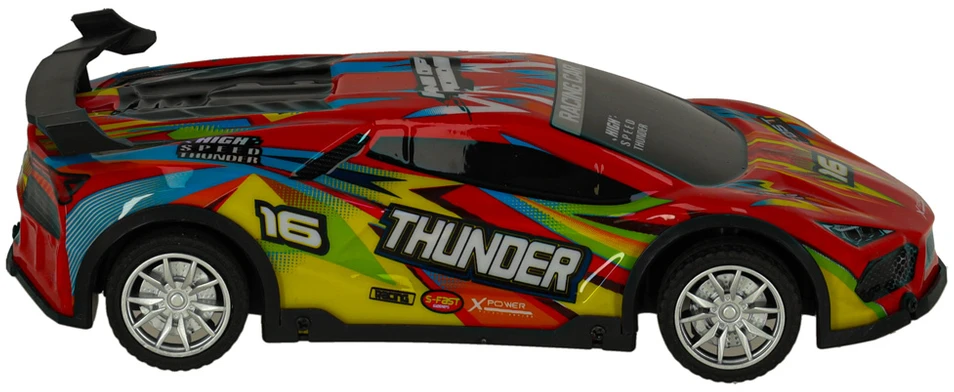 RC sportinis automobilis raudonos spalvos