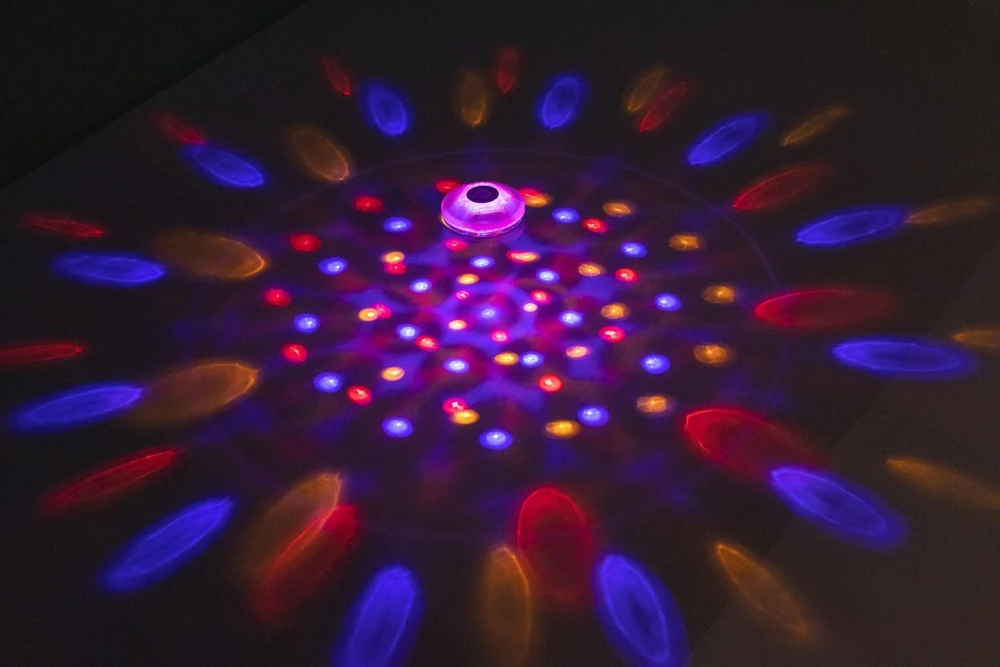 BESTWAY LED baseino apšvietimas