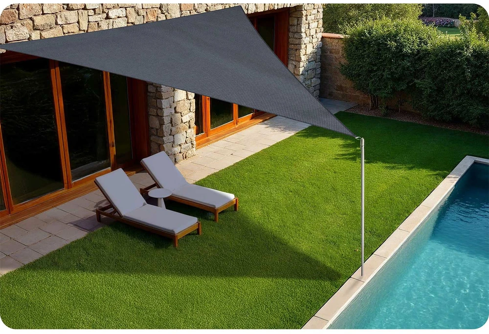 Plonos Pilkas plonas trikampis saulės skydas 7 m² PL-886