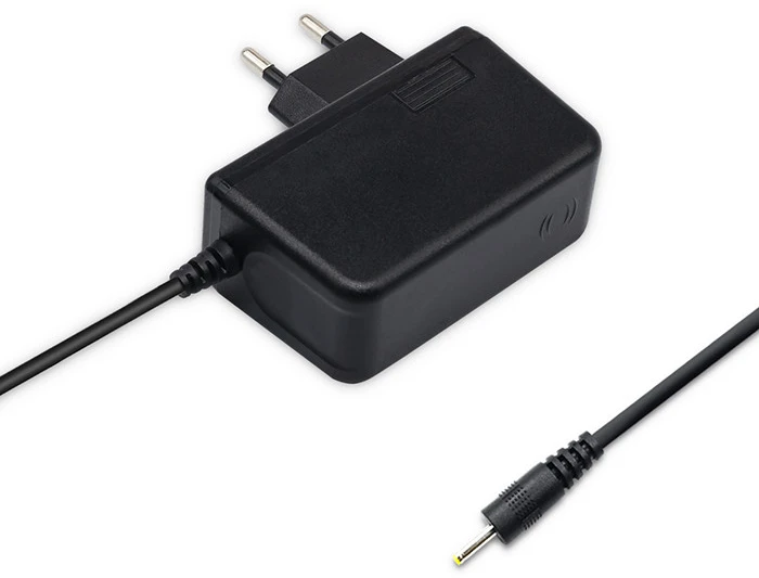 QOLTEC 50003 Qoltec kintamosios srovės adapteris 15W 5V 3A 2,5 0,7