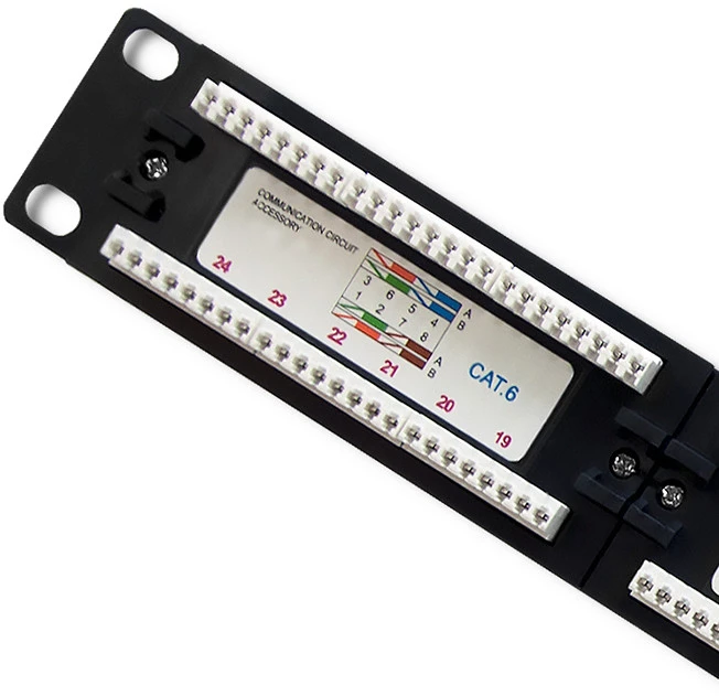 QOLTEC 54474 Patch panel RACK 24 jungtys Cat 6 UTP Juodas