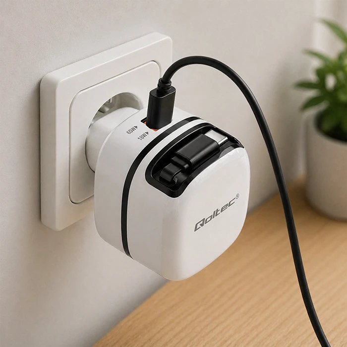 Qoltec 65W GaN greitas USB-C PD įkroviklis su kabeliu