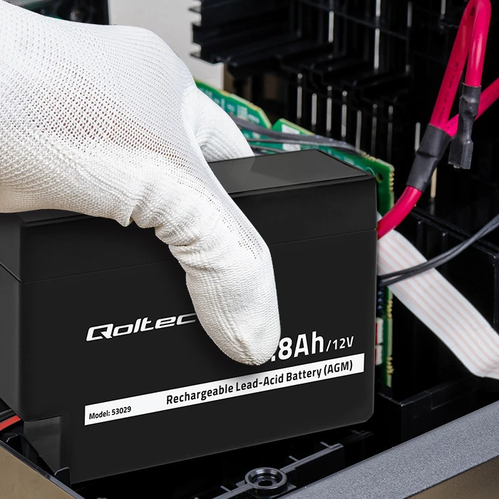 QOLTEC AGM baterija 12V 0,8Ah maks. 12A
