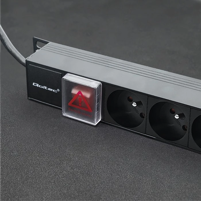 Aliumininis maitinimo juostelė pdu skirtas stovo 16a 16 x prancūzų vertikalus 18 m Qoltec