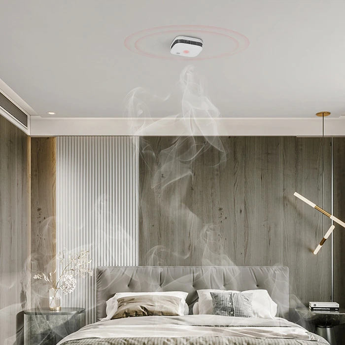 Qoltec 52579 belaidis dūmų detektorius su baterija | Tuya | Wi-Fi | jutiklio tarnavimo laikas 10 metų | signalizacija 85dB | LED