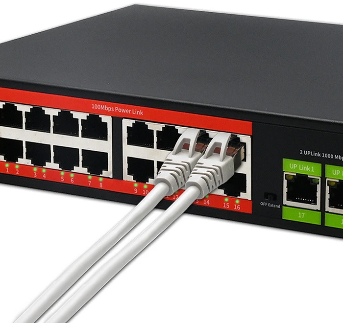 Šakotuvas „Qoltec SWITCH“ greito Ethernet „PoE“ tinklo komutatorius | 16x RJ45 10/100 Mb/s | 2x RJ45 Uplink 1000 Mb/s | 1x SFP 1000 Mb/s