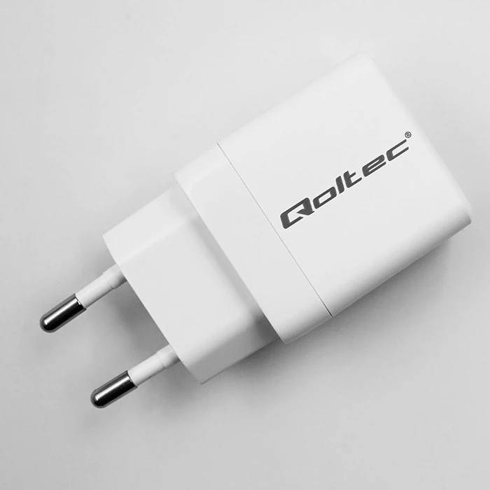 Qoltec 35W GaN| 5-20V | 1.5-3A | 1 x USB-C PD | 1 x USB QC 3.0 | Balta
