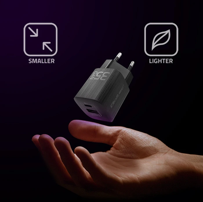 QOLTEC 50764 GaN ULTRA 35W charger / 5-20V / 2.25 3A / 1 x USB type C PD / 1x USB / Juodas
