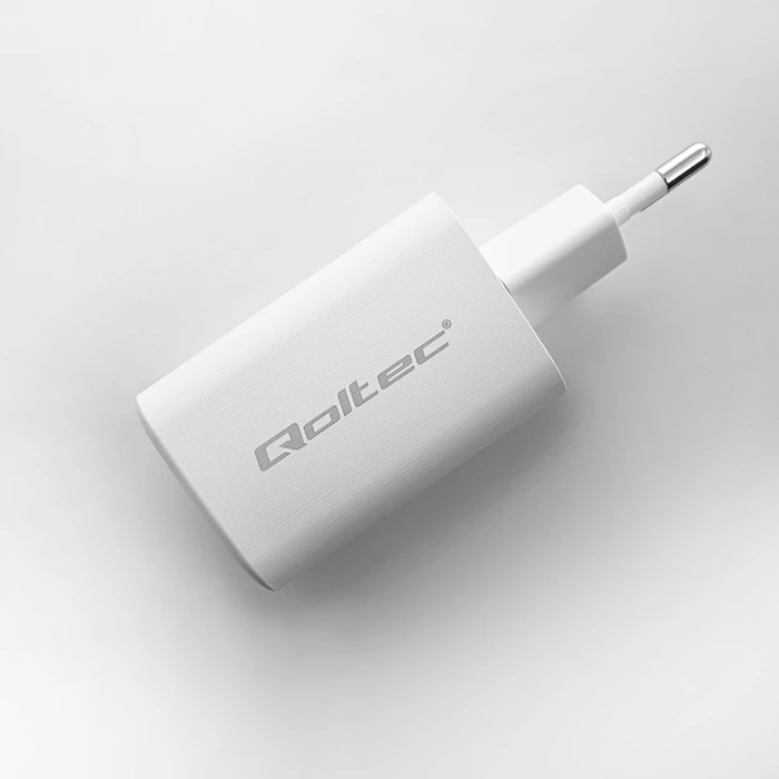 QOLTEC 50765 GaN ULTRA 65w įkroviklis / 5-20V / 2,25 3,25A / 1 x USB tipo C PD / 1x USB / Baltas