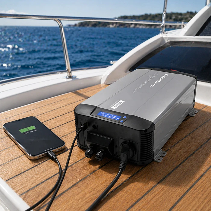 Qoltec Pure Sine Wave | 12V na 230V | 3000/6000W | UPS BYPASS