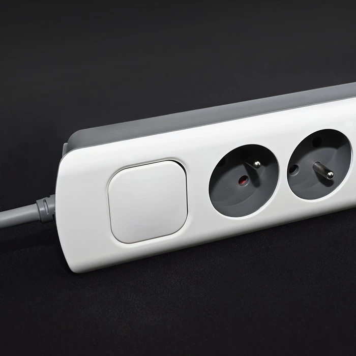 QOLTEC 50296 Power strip 5 sockets 1.8m Baltas pilkas