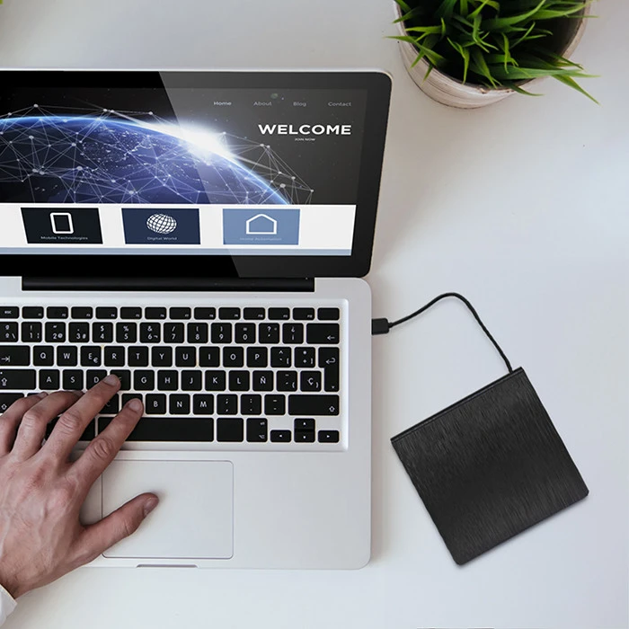 Qoltec išorinis USB 3.0 9,5 mm SATA optinio disko dėklas su integruotu laidu