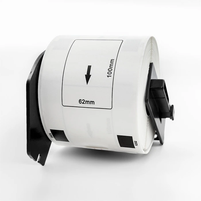 QOLTEC 50750 Juosta BROTHER DK-11202 / 62mm x 100mm / 300 etikečių / Baltas/Juodas print / Rulonas su laikikliu